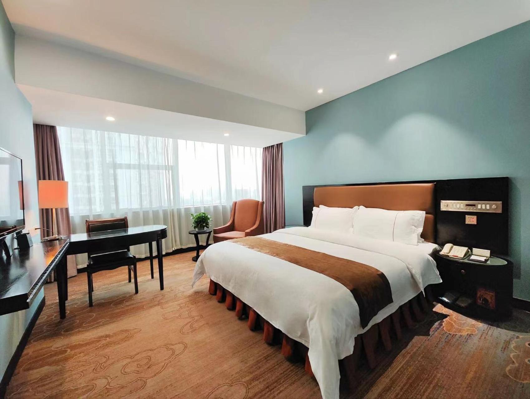 Skyline Plaza Hotel Kanton Exterior foto