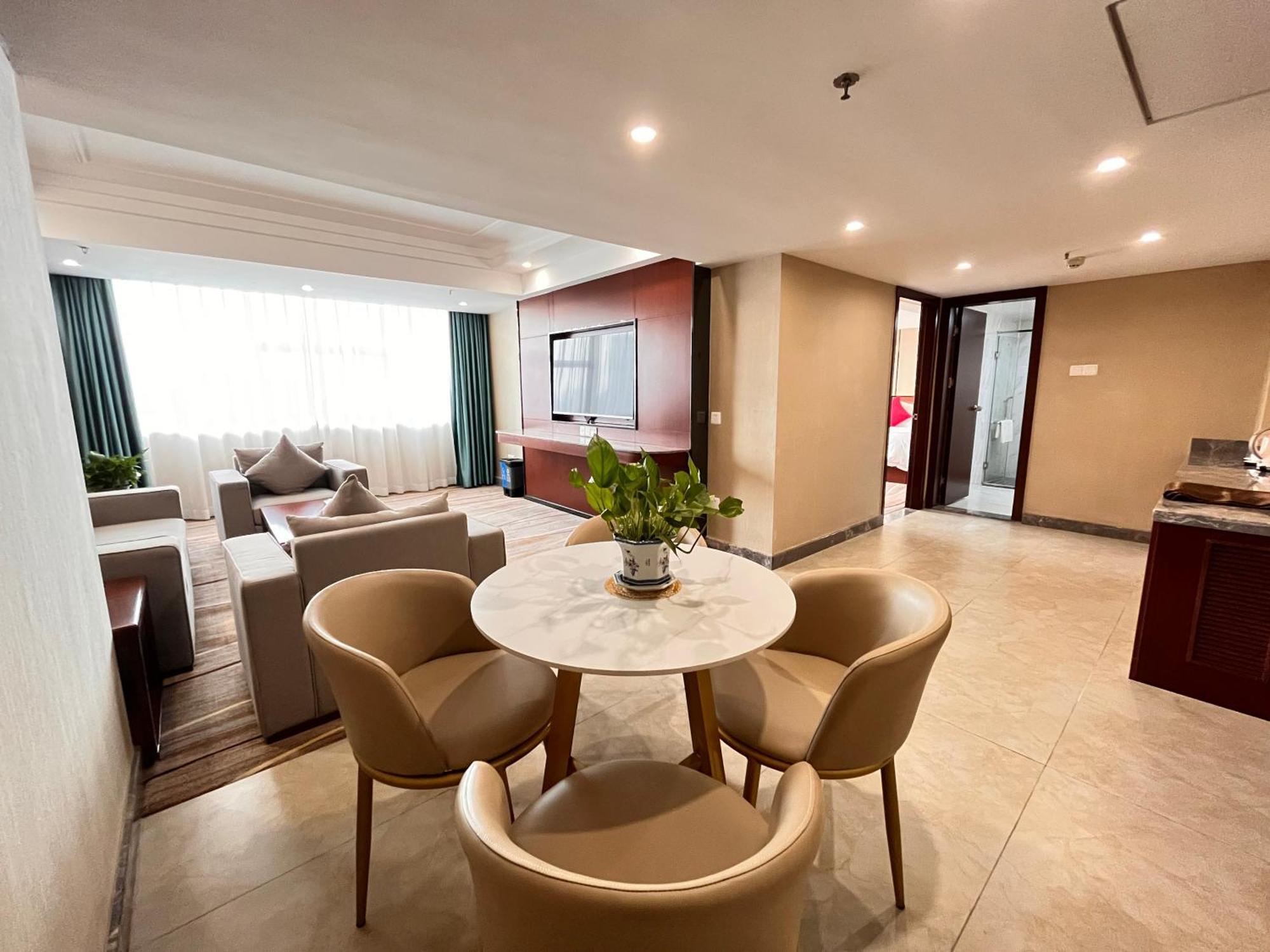 Skyline Plaza Hotel Kanton Exterior foto