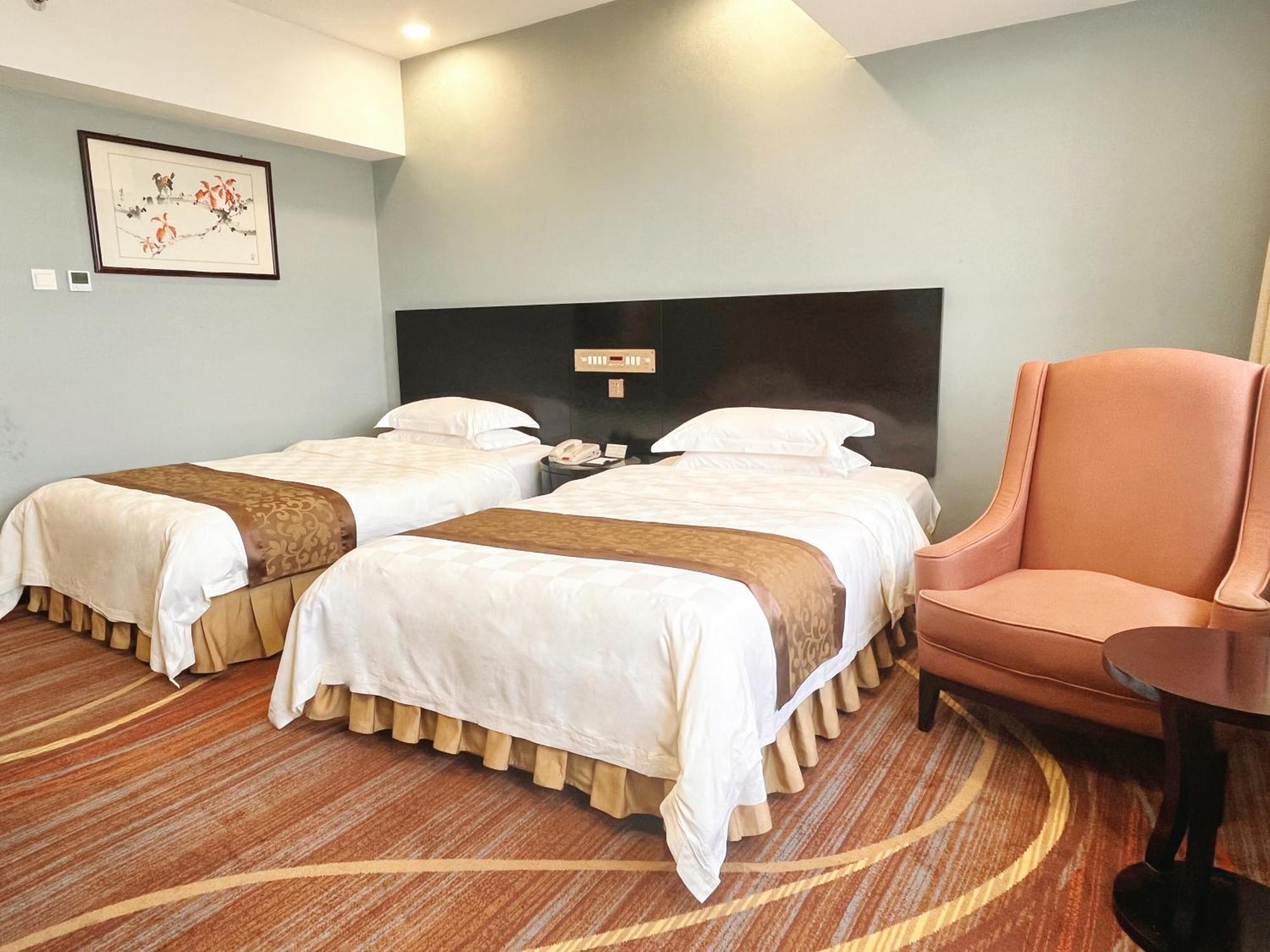 Skyline Plaza Hotel Kanton Exterior foto