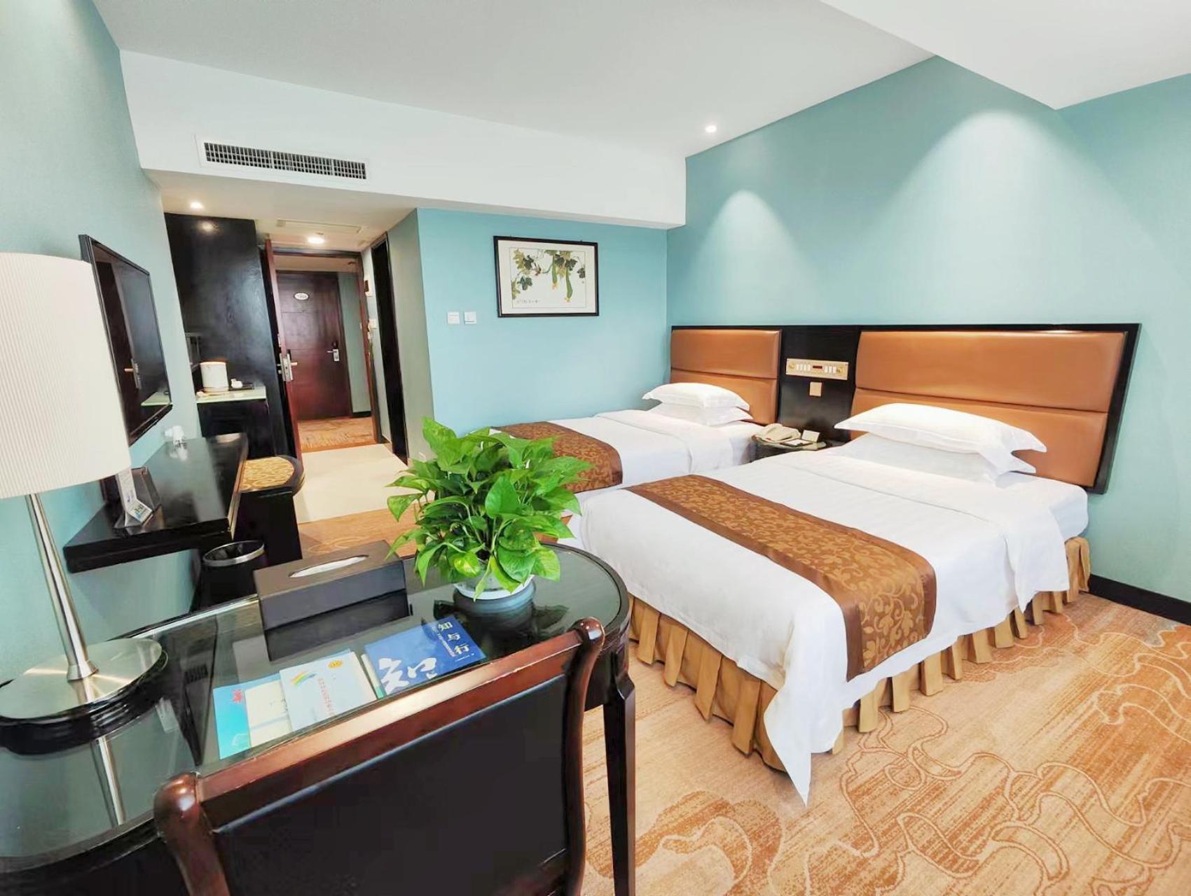 Skyline Plaza Hotel Kanton Exterior foto