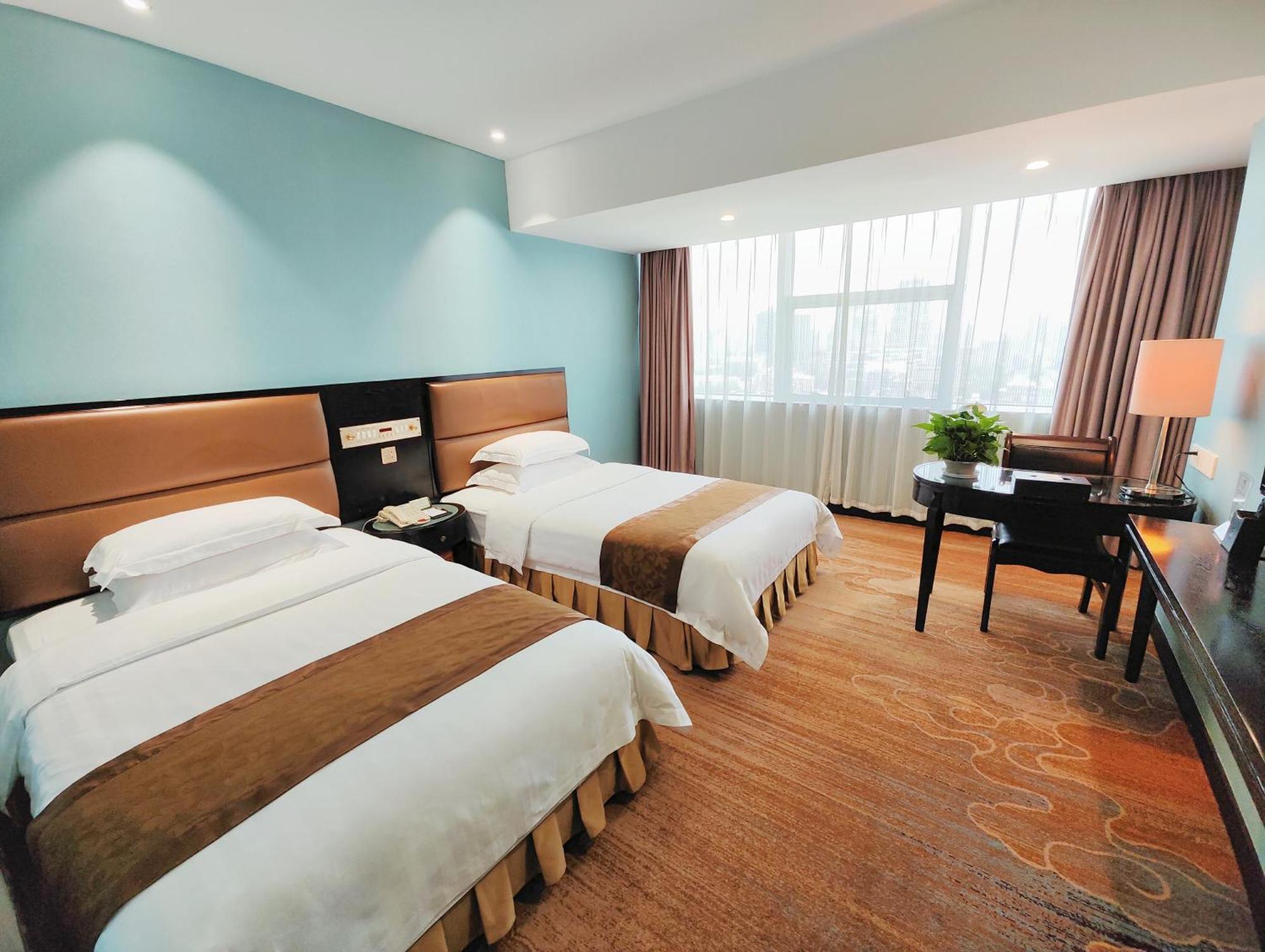 Skyline Plaza Hotel Kanton Exterior foto