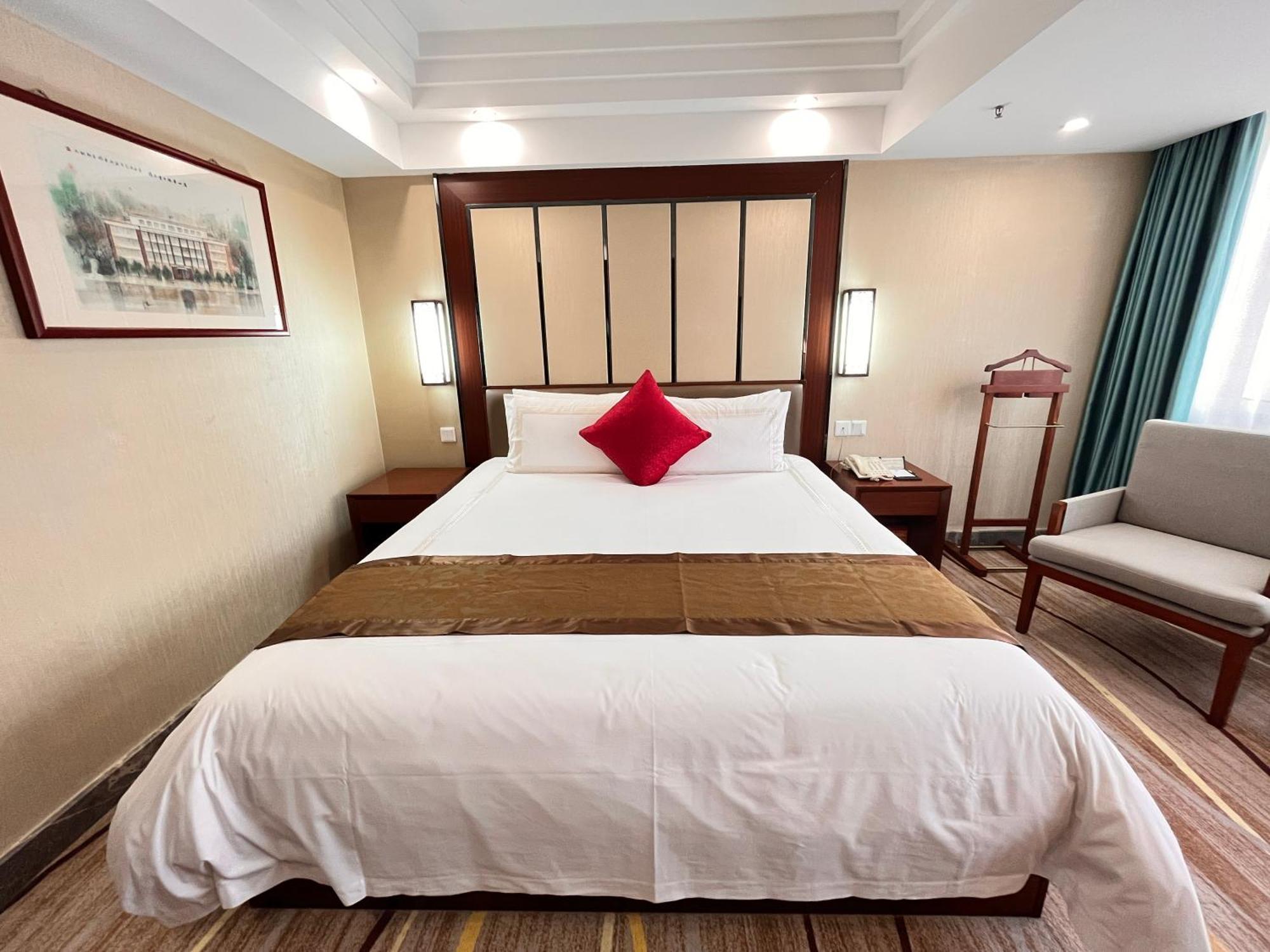 Skyline Plaza Hotel Kanton Exterior foto