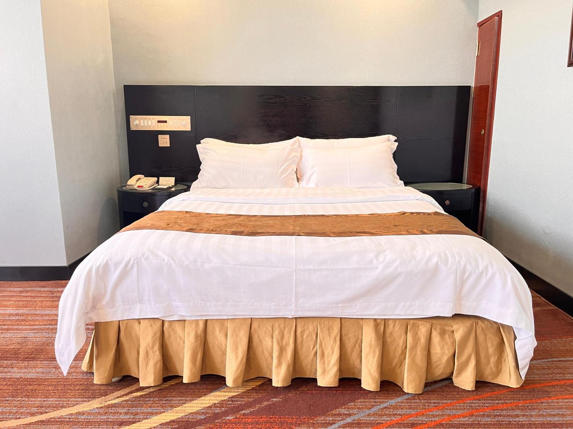 Skyline Plaza Hotel Kanton Exterior foto