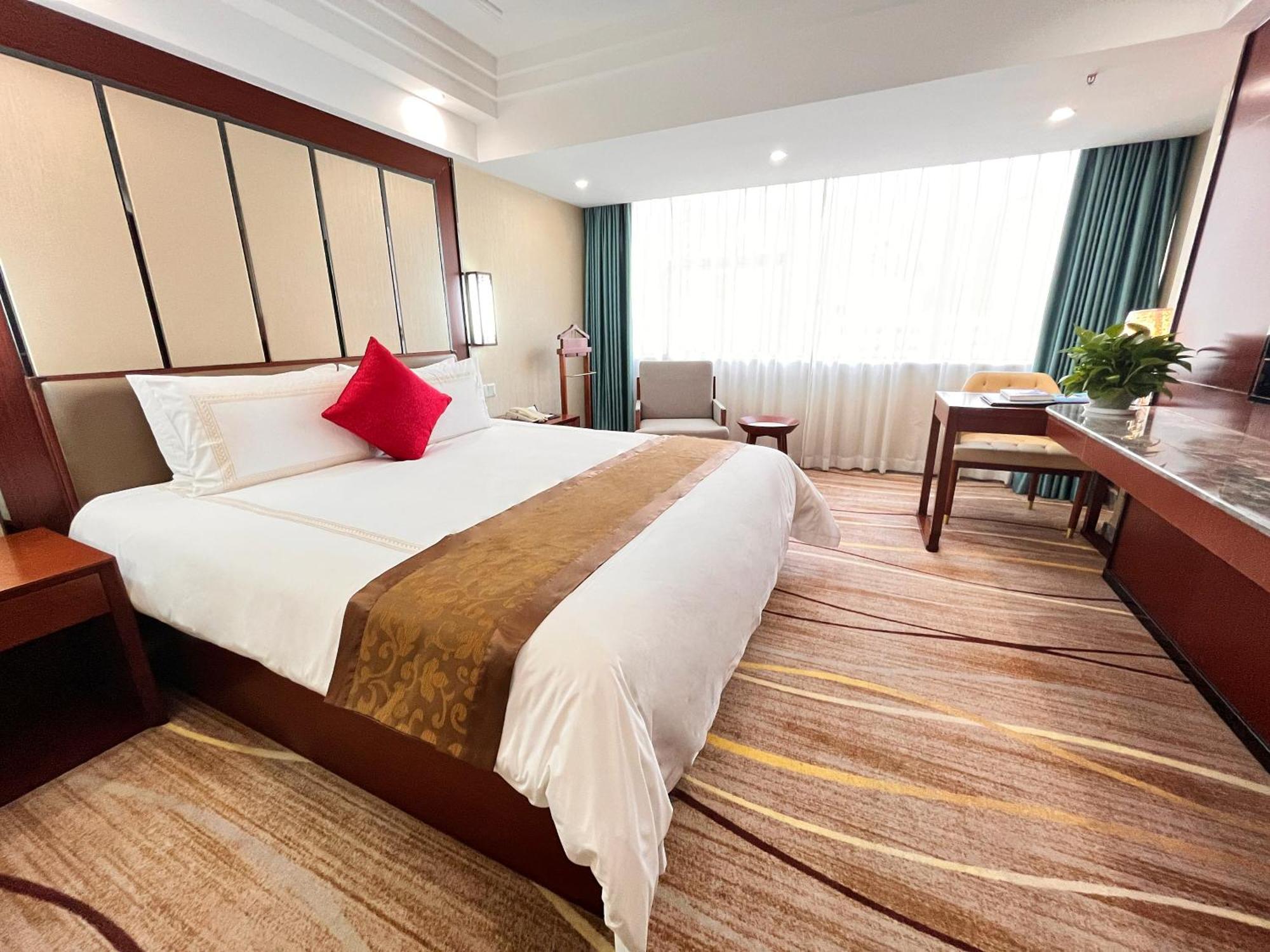 Skyline Plaza Hotel Kanton Exterior foto