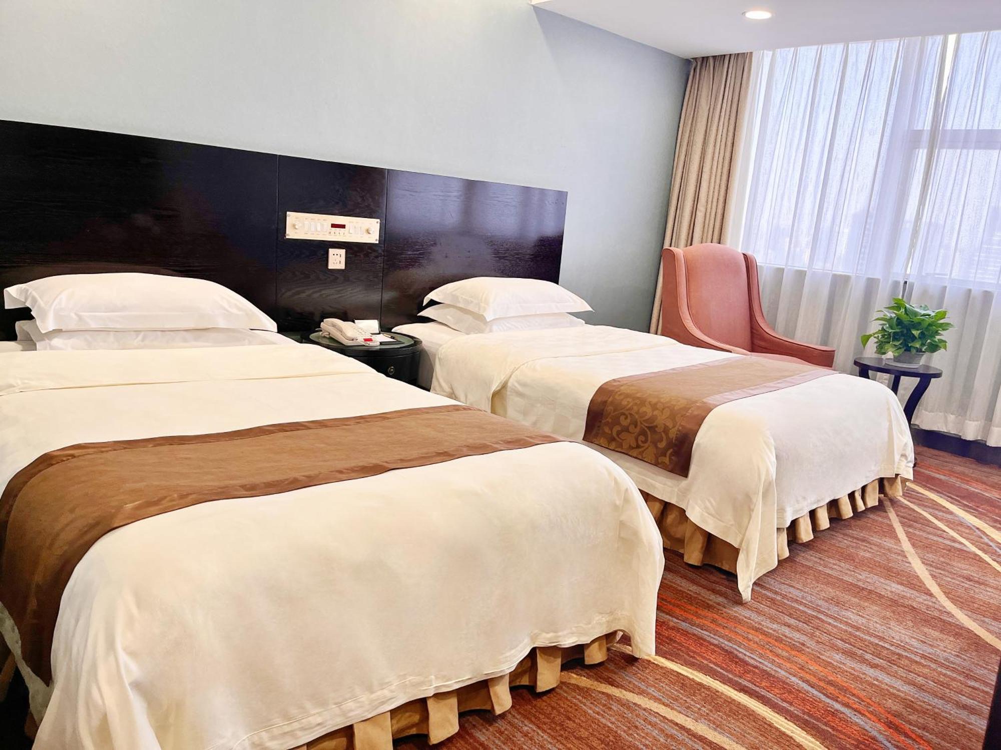 Skyline Plaza Hotel Kanton Exterior foto